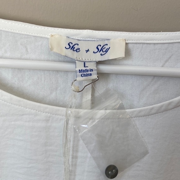 NWT White Hi Low Top - Picture 8 of 9